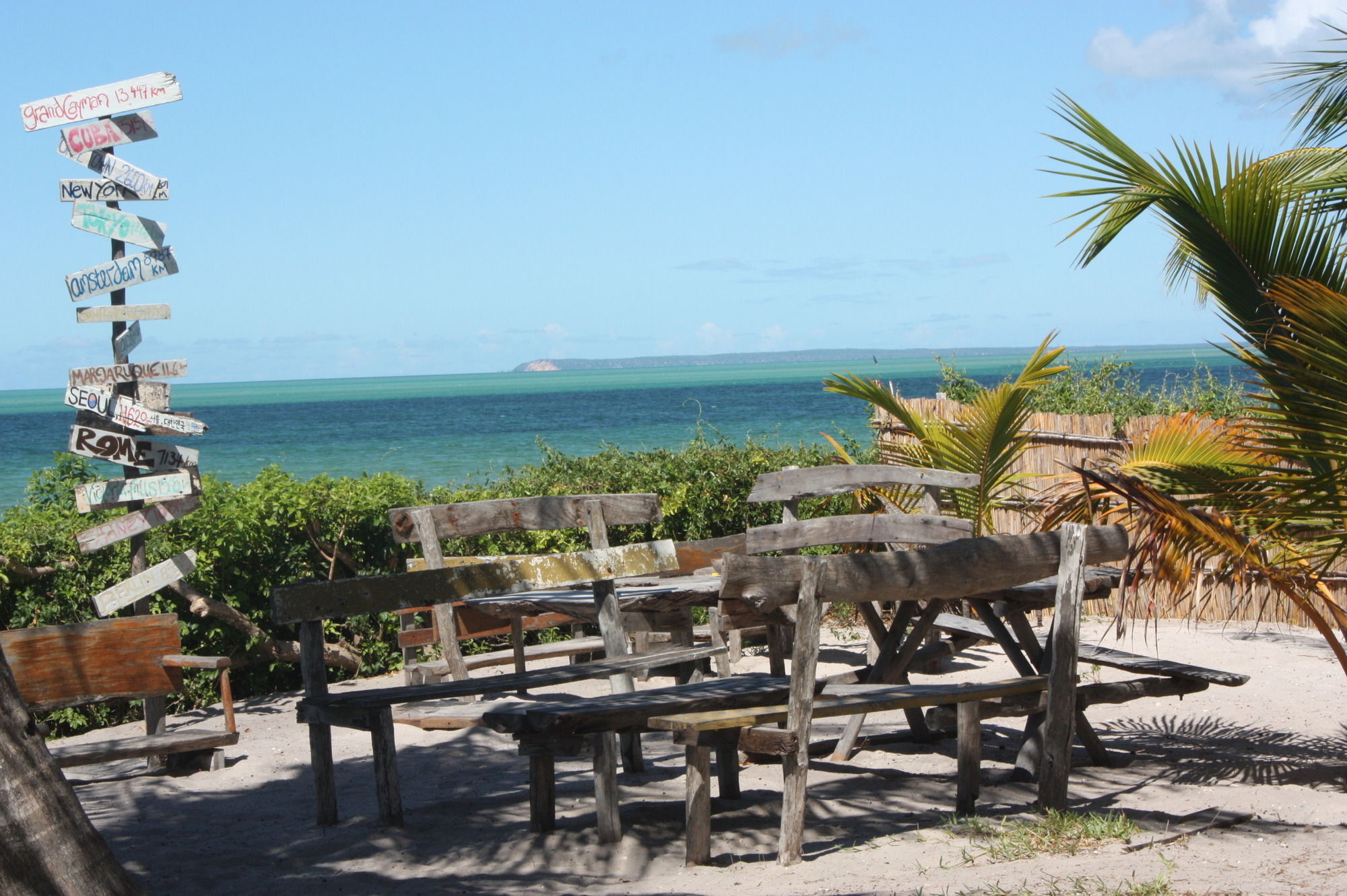 Baobab Beach Lodge And Backpackers Vilanculos Exterior photo