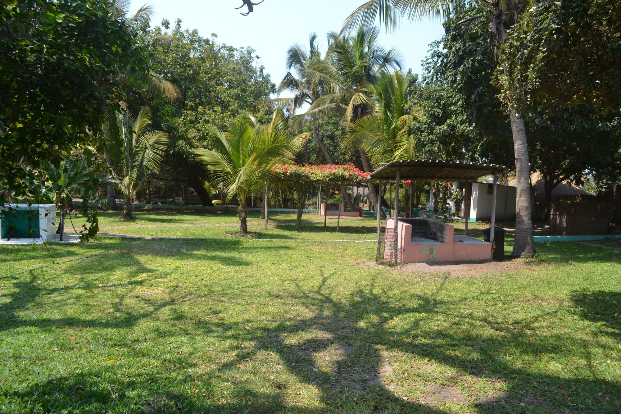 Baobab Beach Lodge And Backpackers Vilanculos Exterior photo